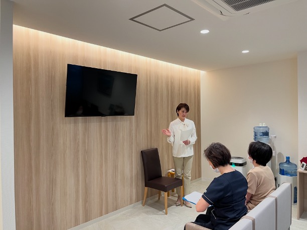 みゆき消化器内視鏡クリニックで実施した接遇マナー研修の様子